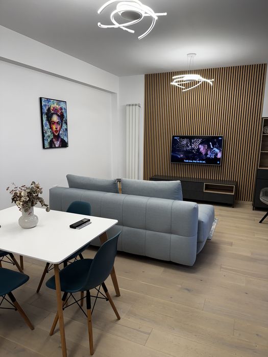 Inchiriez apartament de LUX , 2 camere in mamaia NORD incepand din septembrie, de inchiriat , PRIMA LINIE LA MARE