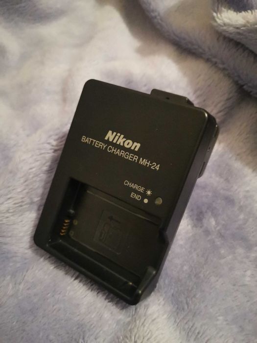 Фотоапарат Nikon D3300 Red