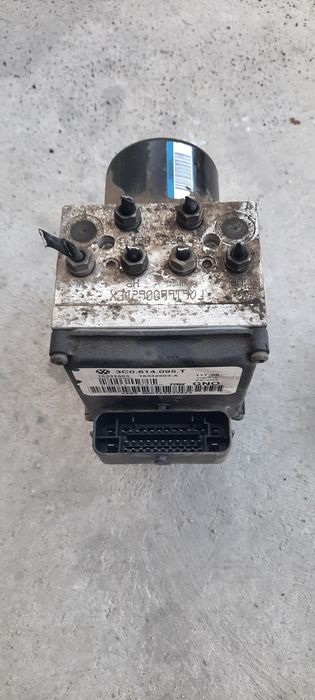 Pompa ABS vw passat b6 b7  golf 5 jetta  touran