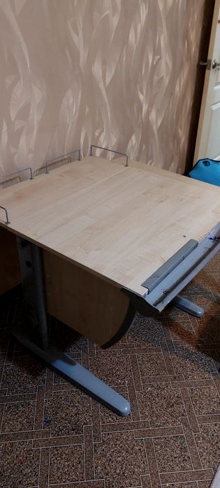 Парта для школьника