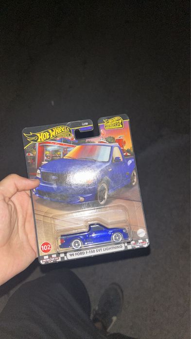 Hot wheels - 99 ford 150 svt lighting - premium