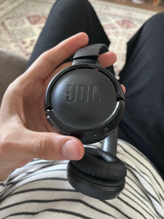 Продам НЕ РАБОЧИЕ наушники Jbl 510 bt