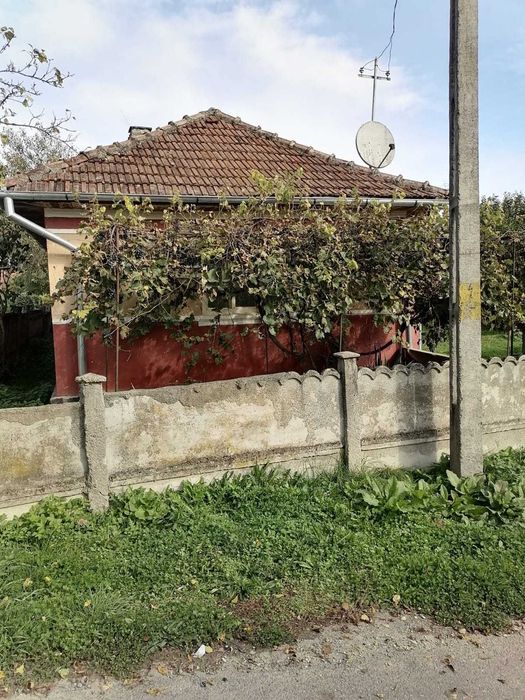Vand Casa cu gradina