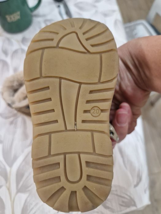 Продам ботинки детские  Армани