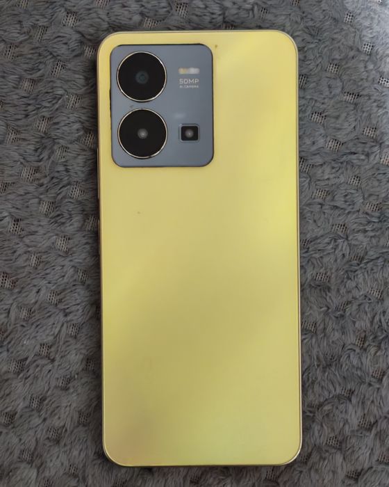 Продам телефон vivo Y35