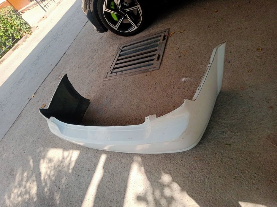 Jentra oldi orqa bamfer