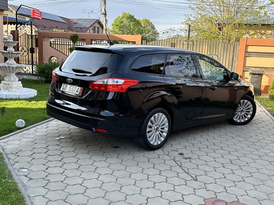 Ford Focus-2011-1.6 benzina clasic-Impecabil-Titanium