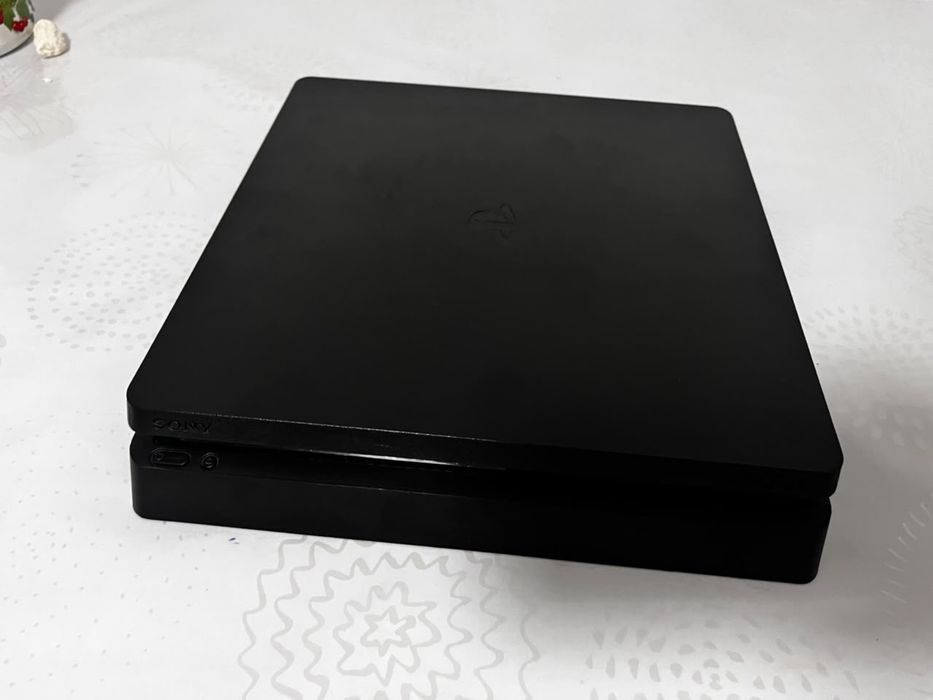 Продам Play station 4slim