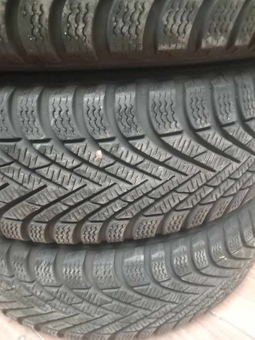 Anvelope de iarna 195 65 15 pirelli  2021