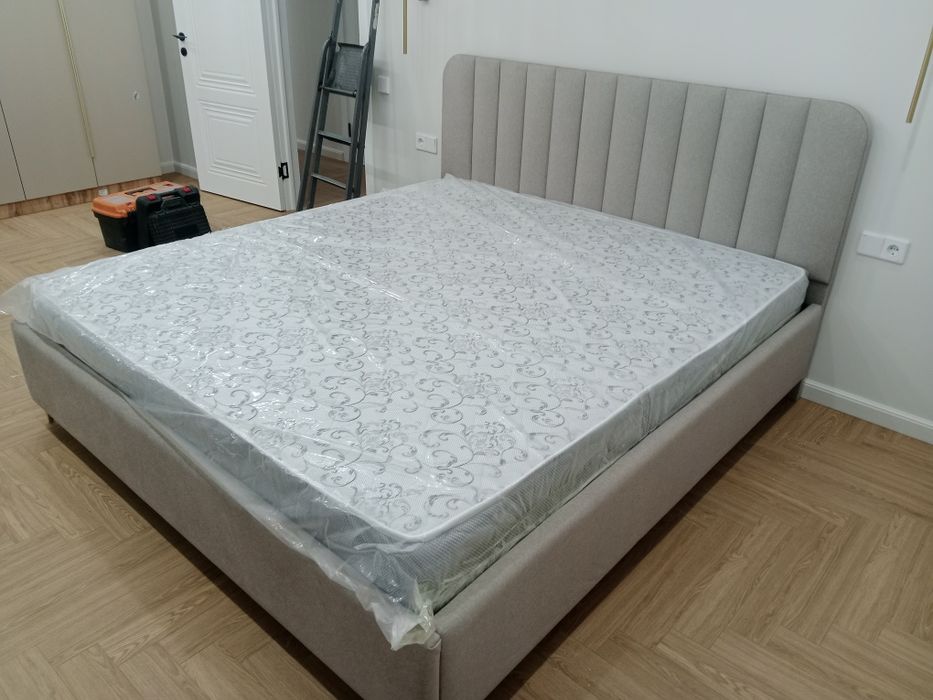 Кровать 70000 тг