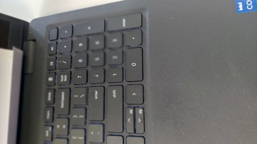Преносим Компютър Dell Atitude 11th Generation i7 16GB Ram