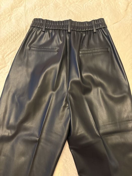 Кожен панталон Zara с висока талия