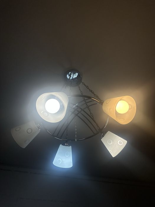 Продается ЛЮСТРА В зал