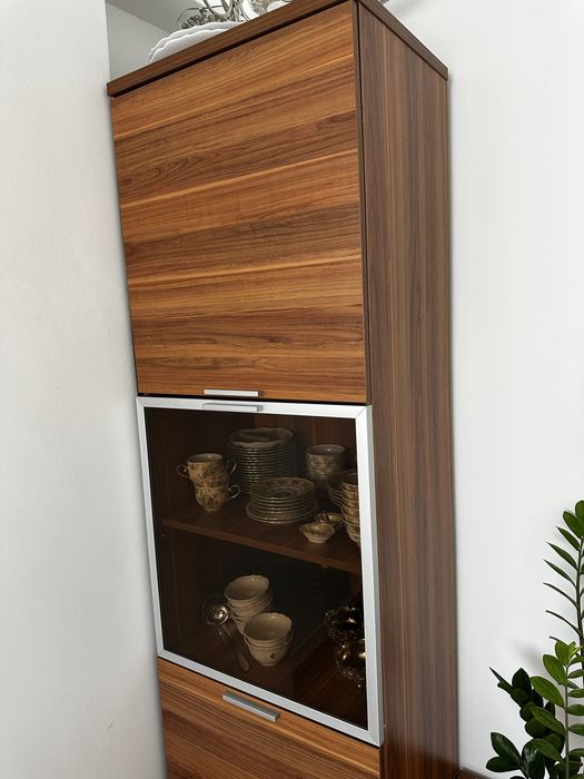 Гарнитур в гостиную. Шкаф-пенал и тумба под телевизор