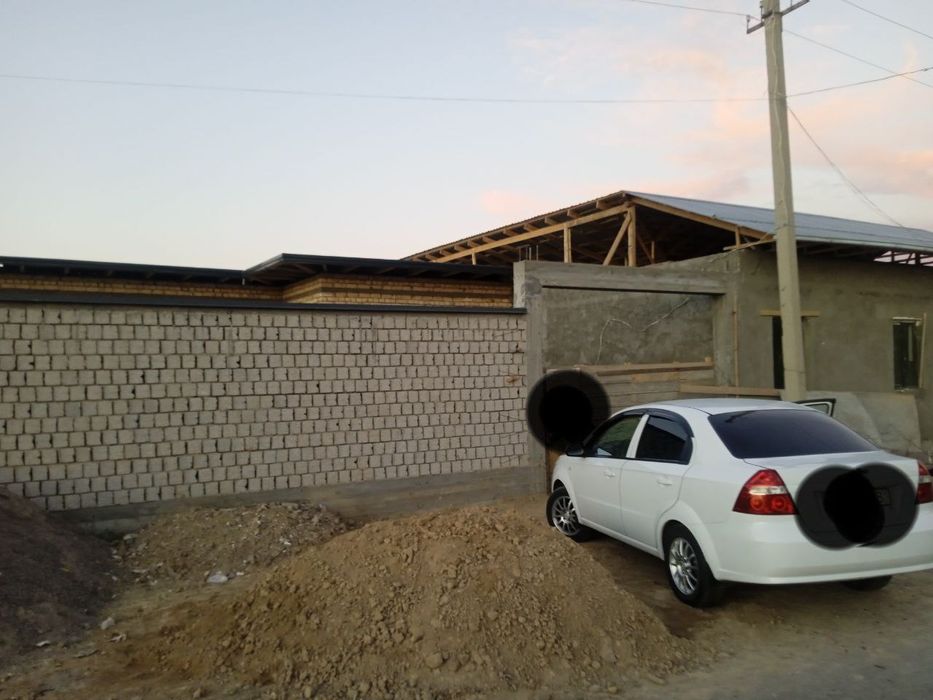 Uch Qahramon Madaniyat