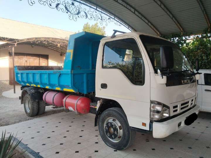 Isuzu samosval sotiladi