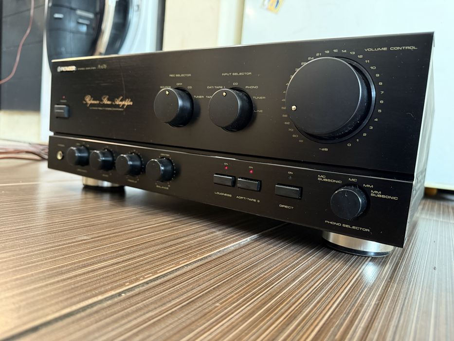 Pioneer A-676 Стерео усилвател
