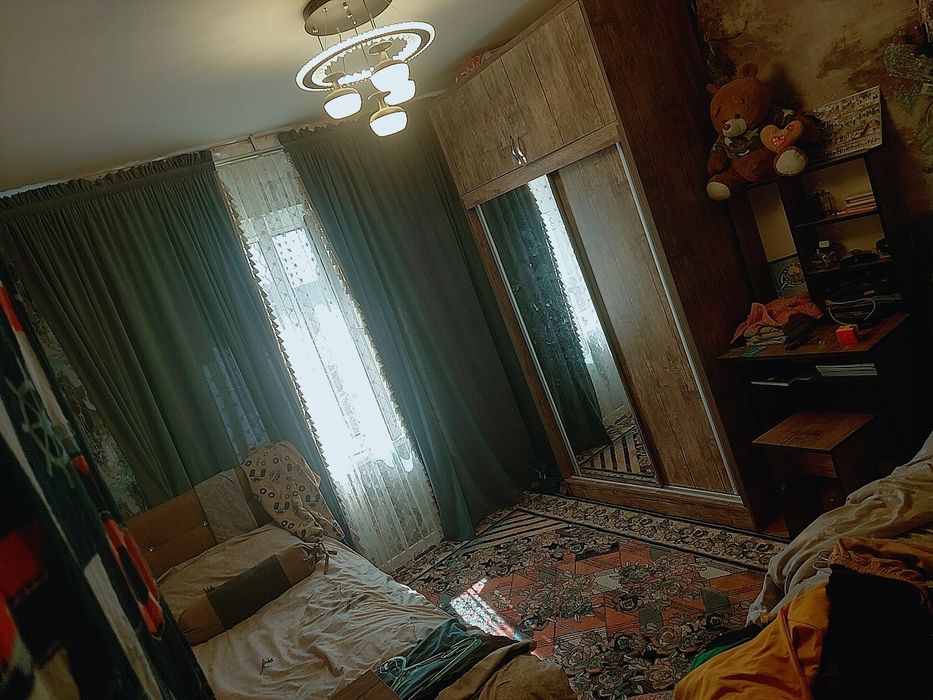 Uy sotaman 4 honali 2 ta balkon 3 itaj 2 itajga hisoblanadi chirchiqda