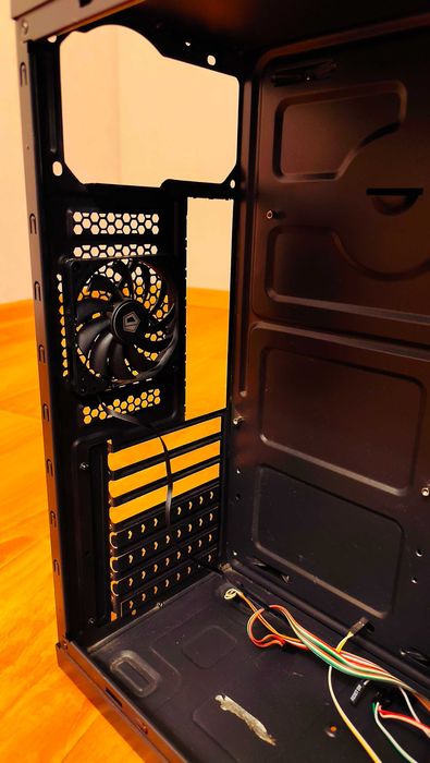 Корпус с кулером