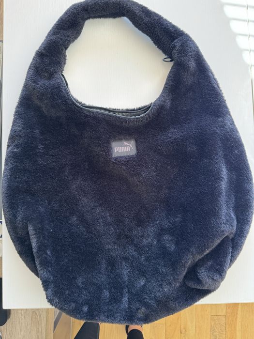 Черна плюшена чанта Puma