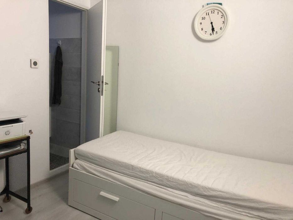 Vand garsoniera mica, pentru tanar/student in Pajura, langa metrou