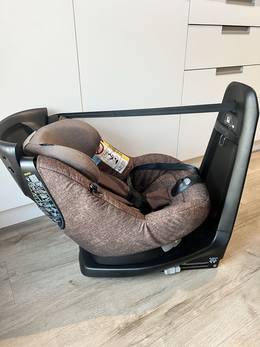 Maxi Cosi - Детско столче за кола AxissFix Nomad Brown