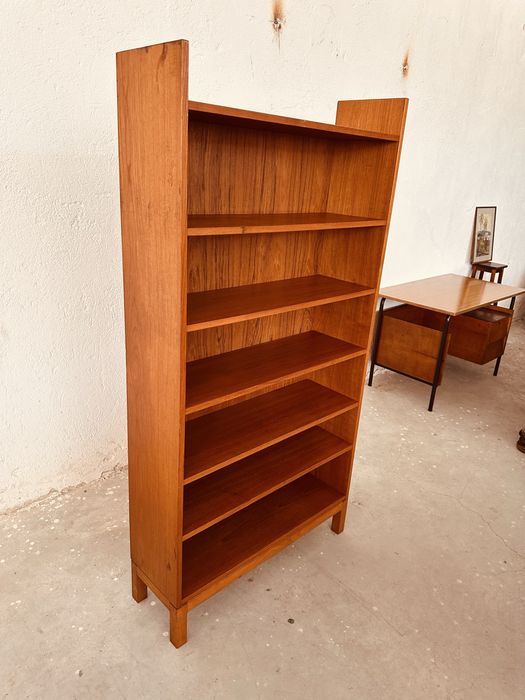 Шведска винтидж библиотека от тик – Mid-Century Modern, 60/70-те години
