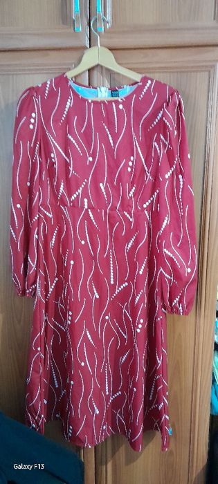 Doua rochite diferite pentru femei