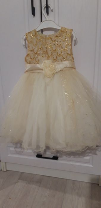 Продам платье нарядное