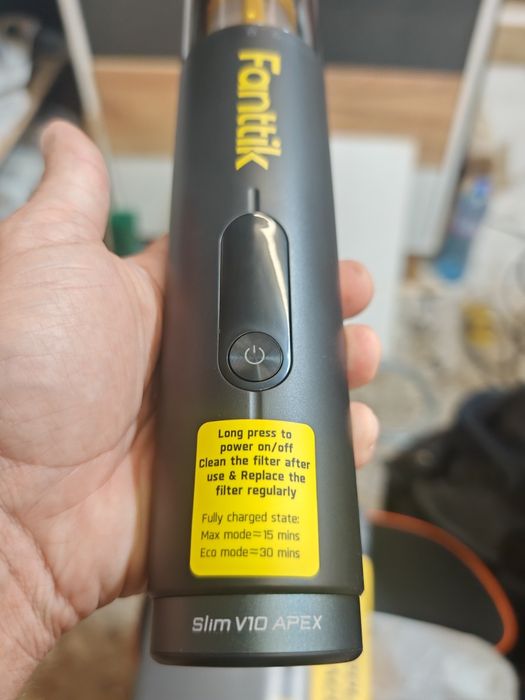 Fanttik Slim V10 Apex – безжична 4-в-1 мини прахосмукачка