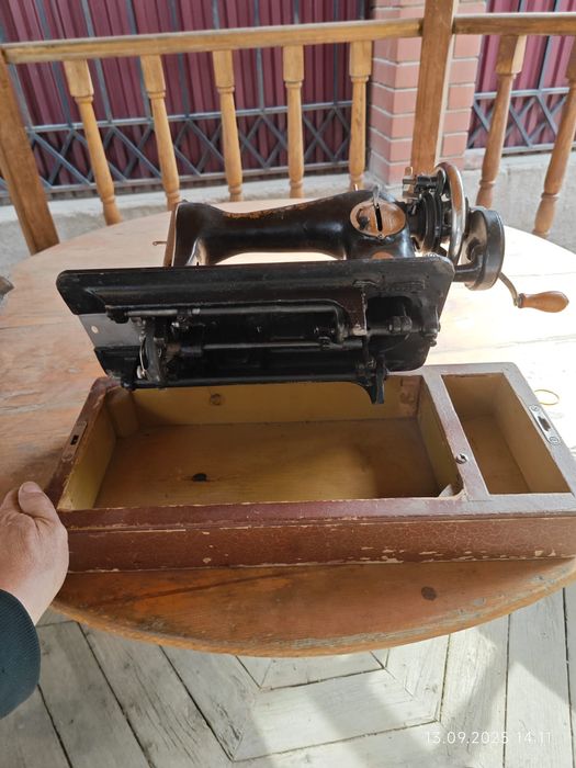 Швейная машина советская
