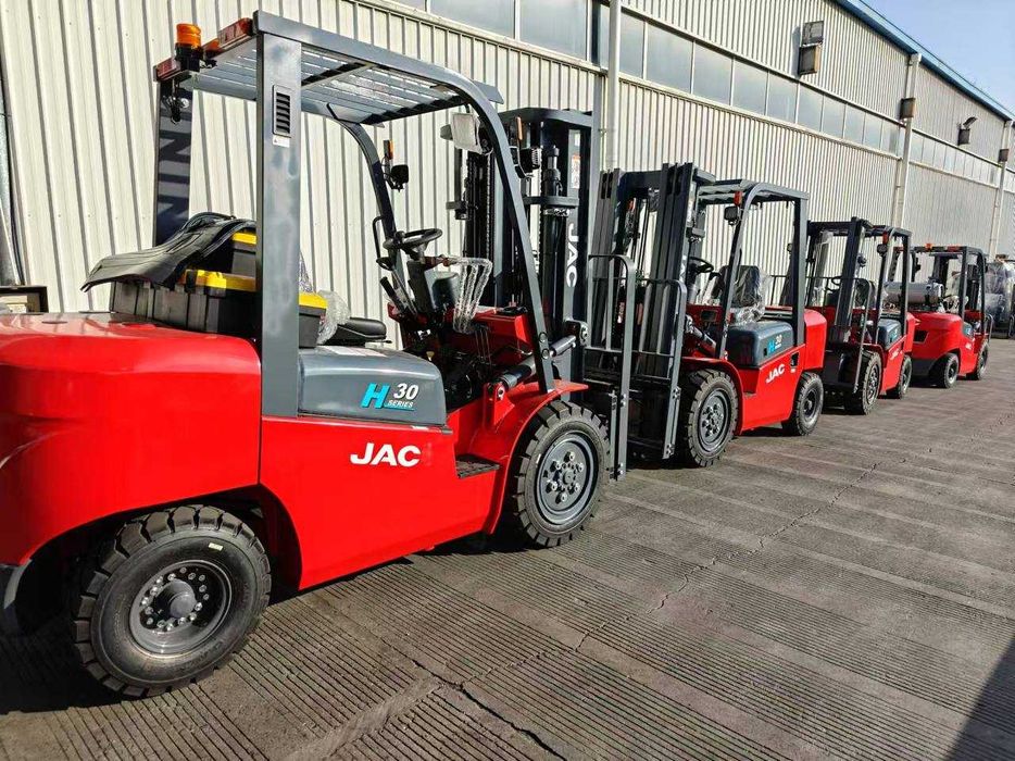 Продается новые вилочные погрузчики Автокара (Кара) 3-4,5 метровые.