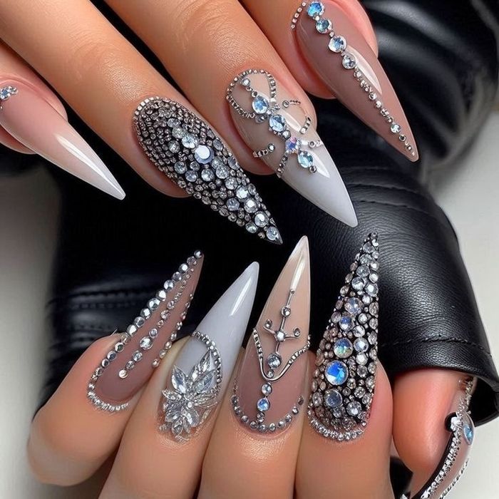 800 шт Новогодний маникюр педикюр стразы бриллианты кристаллы нейлдиза