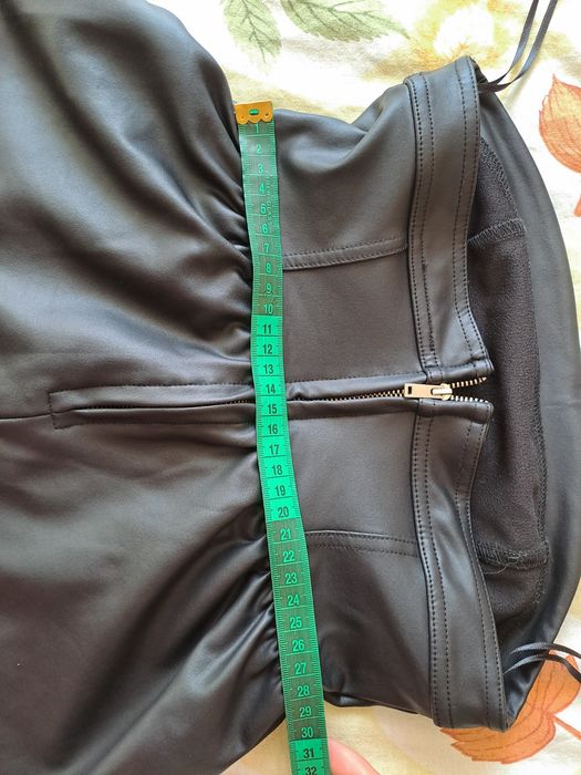 Pantaloni scurți si top