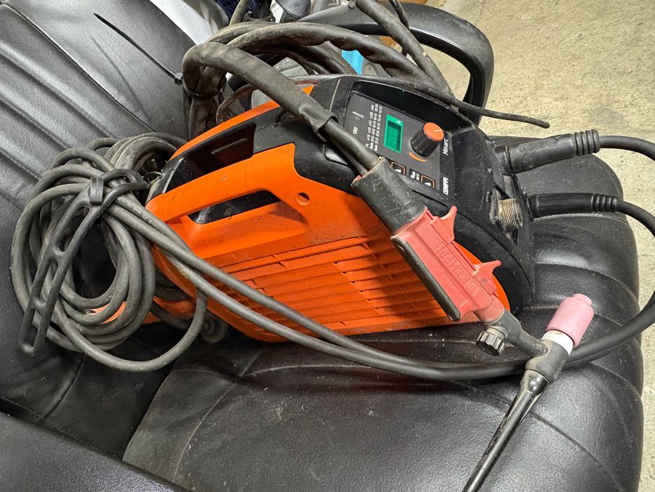 Продават се машините!