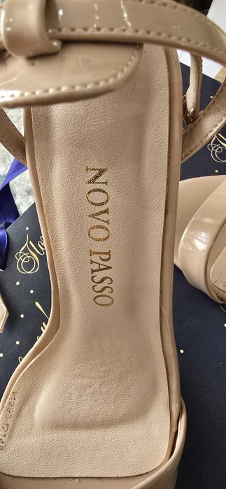 Босоножки женские