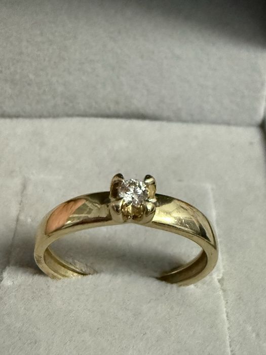 Бриллиантовое кольцо