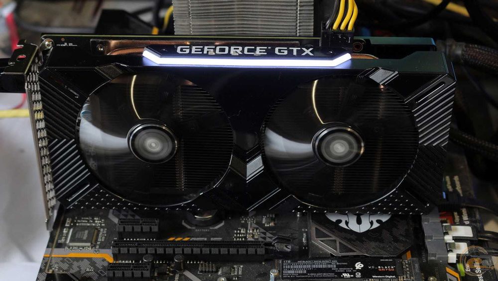 Процесор Ryzen 5 5500GT, AsRock B450, GTX 1660 Super, 16GB RAM 3200, Захранване 550W, SSD 250GB Samsung 850 EVO