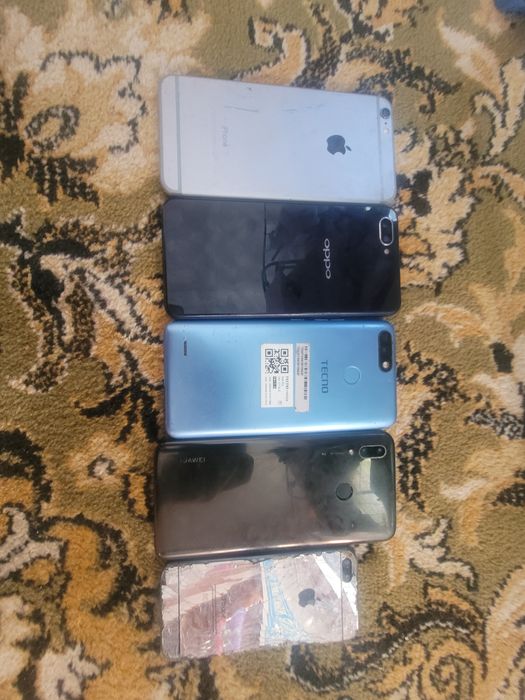 Продам телефоны 5 штук