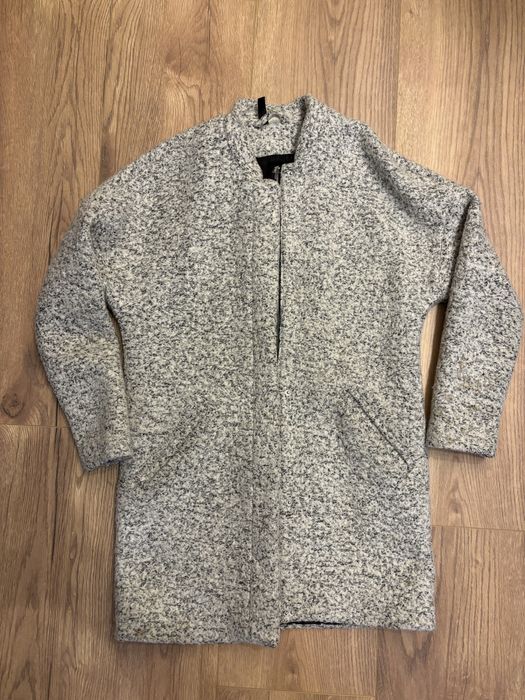 Palton alb/negru cu lânǎ