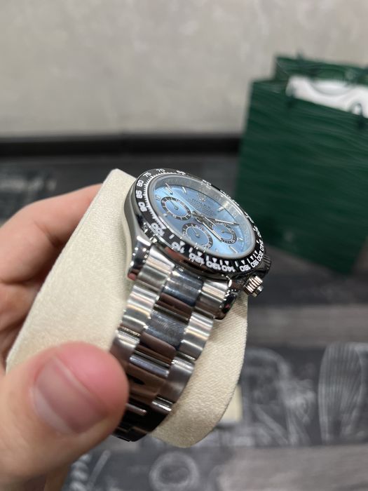 Продавам мъжки часовник Rolex Daytona