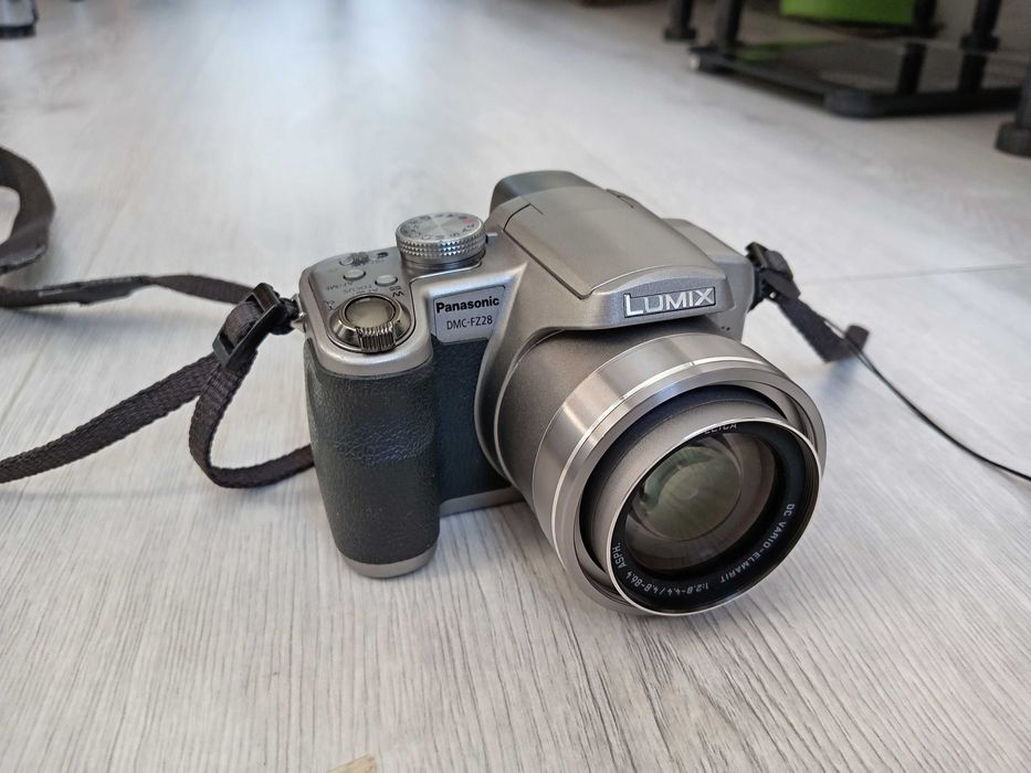 Panasonic DMC TZ7, FZ28, Sony DSC H5, W55
