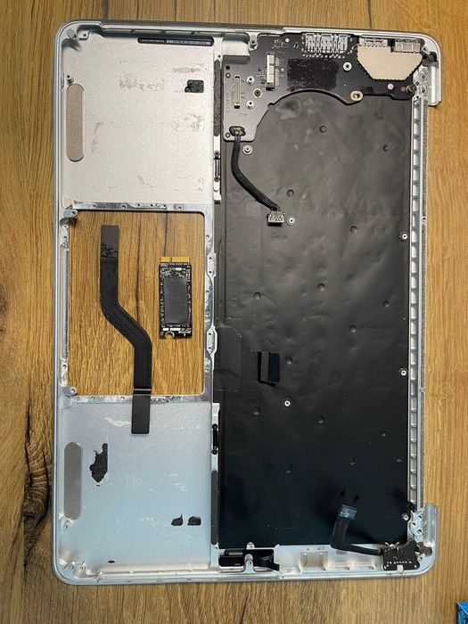 Sasiu/tastatura/placa I/O/ cablu date – MacBook Pro 13 Retina