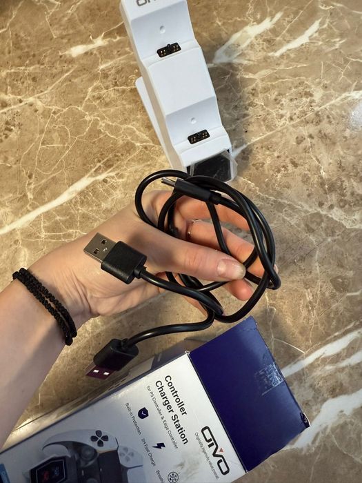 Stație de încărcare controller PS5