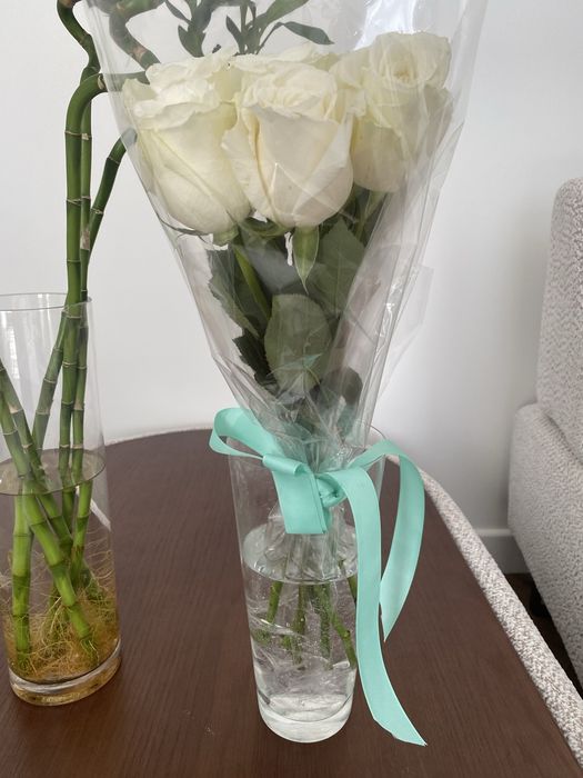 Белые розы 7 штук