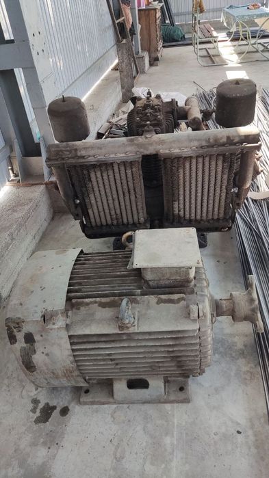 Компрессор ва матор сотилади