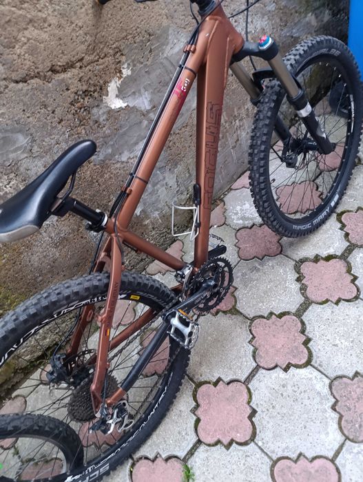 Bicicletă Focus , full Shimano, furcă fox 32. Roți 26