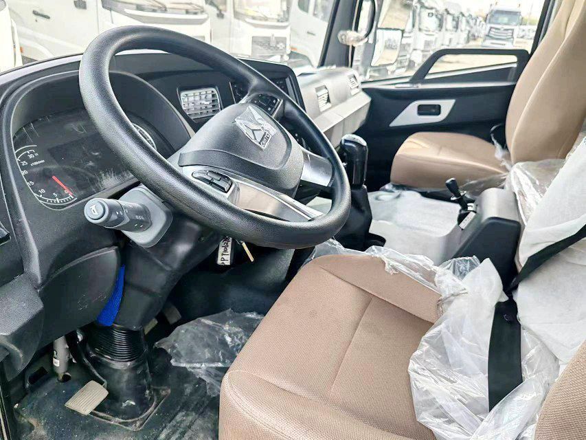 HOWO V5Х фургон NEW
Двигатель: 270 л/с WEICHAI
КПП: 8 ст
Кабина: V5 с