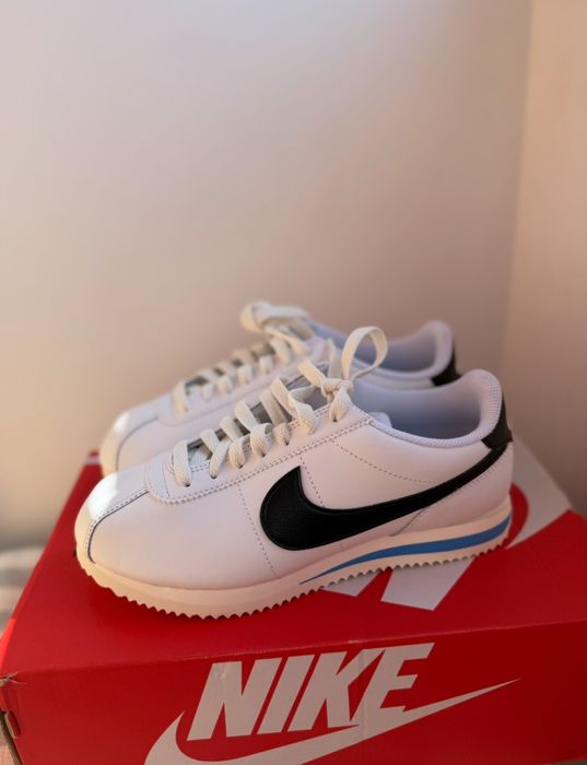 Nike Cortez adidasi unisex alb cu negru marimea 40 noi originali