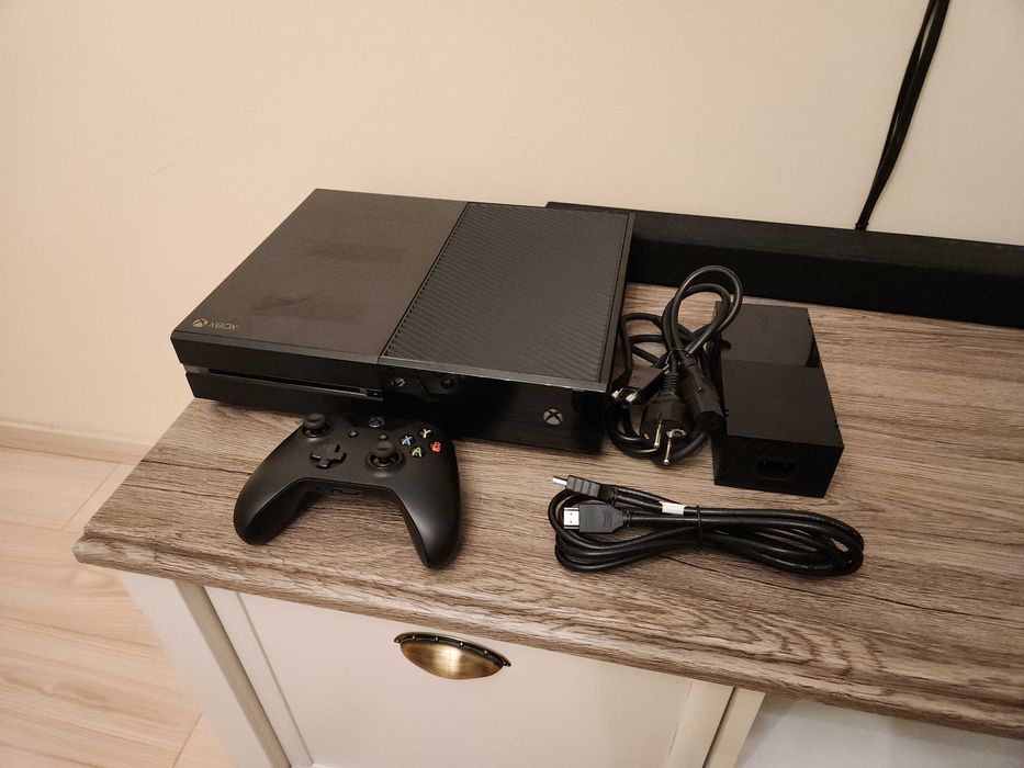 Xbox One 500GB Complet functional, neactualizat din 2017